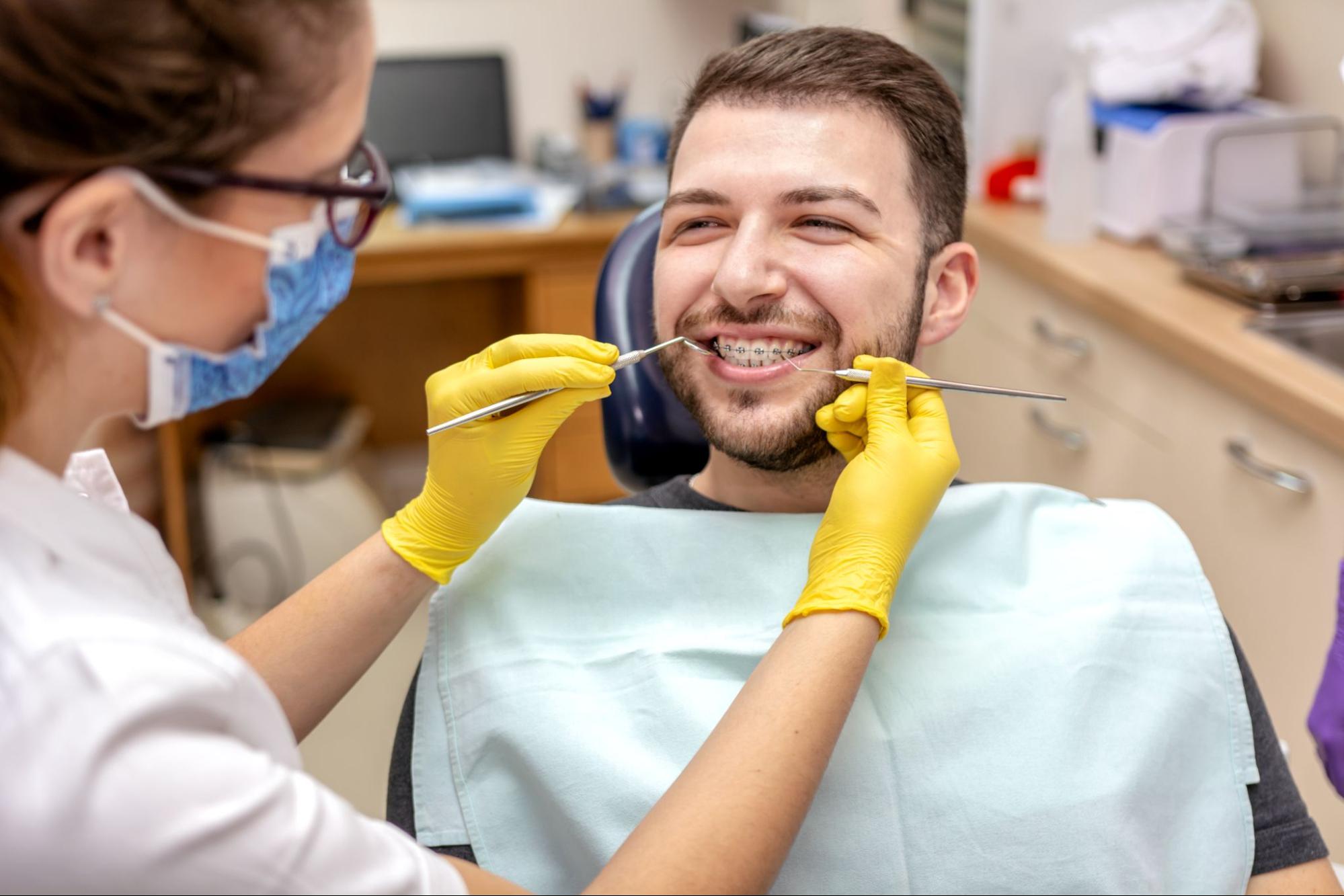 6 Signs It’s Time to Visit an Orthodontist